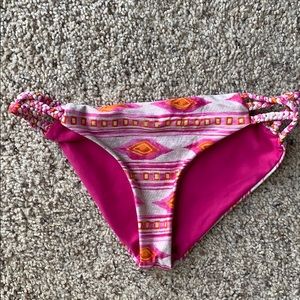 Frankie’s bottoms braided on side